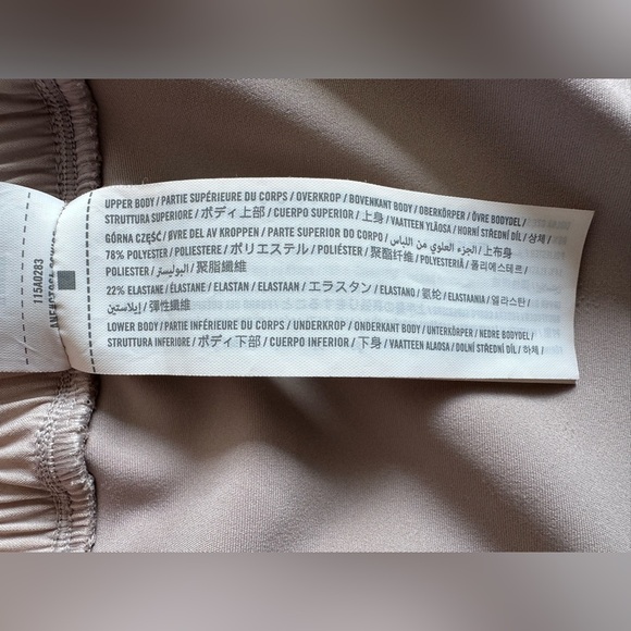 Abercrombie & Fitch Sculptlux Hybrid Flyaway Onesie. Removable cups.SZ L. - Picture 9 of 17